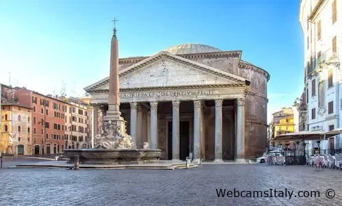 Pantheon on Piazza della Rotonda